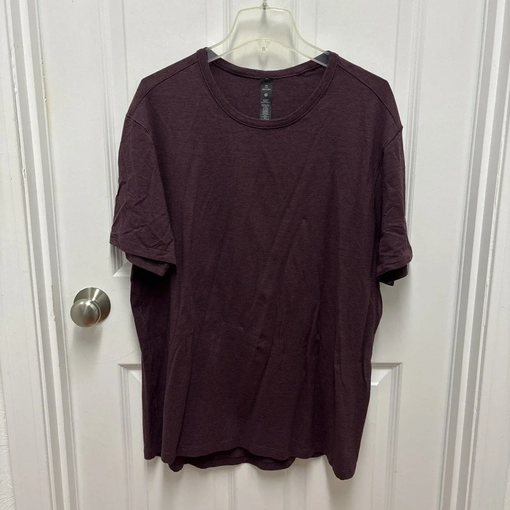 Lululemon Short Sleeve Stretchy Crewneck Shirt Mens Size 2XL Burgundy